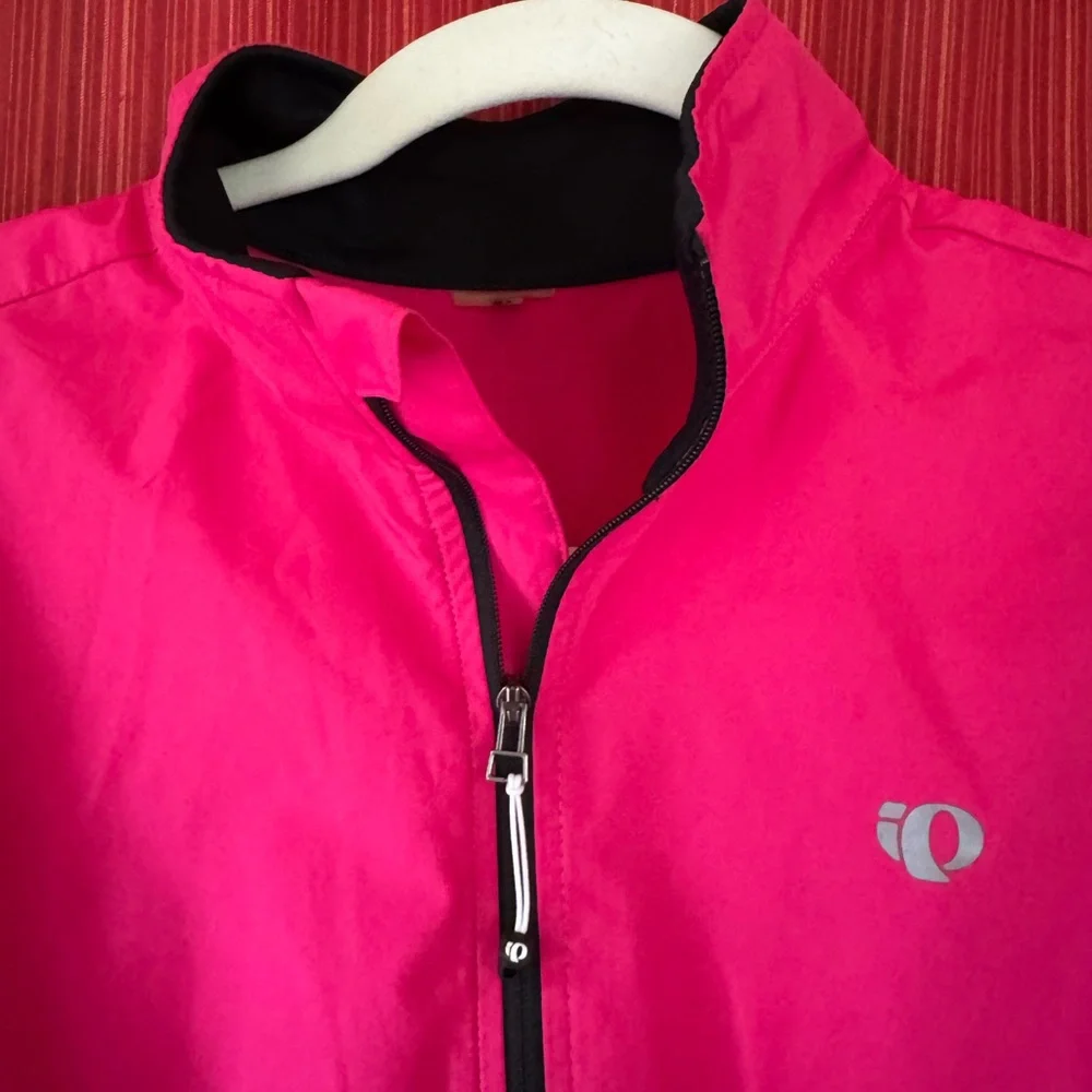 Pearl Izumi Women's Vibrant Pink and Black Bike Jacket Removable Sleeves - S/M - Picture 3 of 9